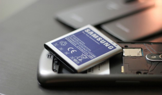 Смартфоны Samsung будут работать полный день от одного заряда