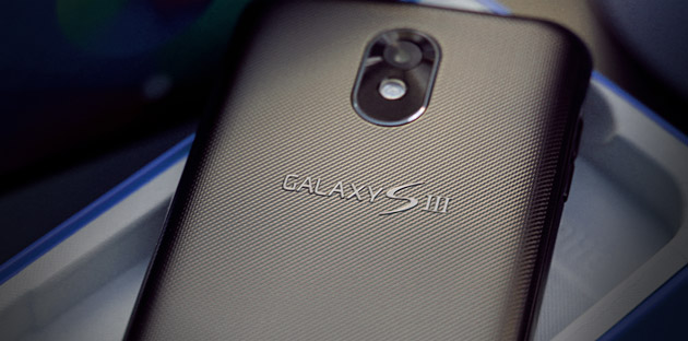 Выход смартфона Galaxy S III официально отложен